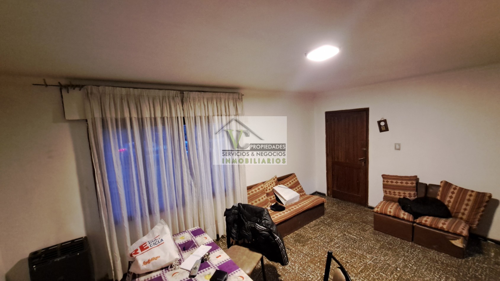 Vendo casa a  pocos metros de Sarmiento y Av de Trabajo  con 240 m². 