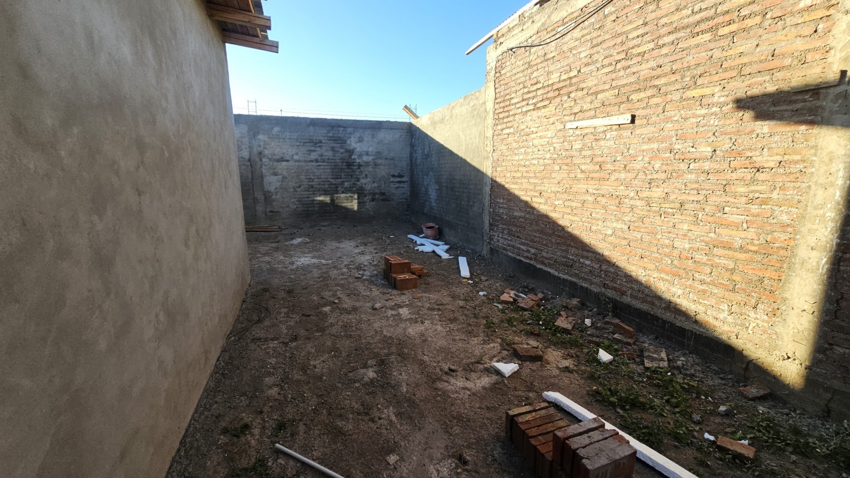 Vendo Casa a Estrenar de 2 dormitorios y patio. San Rafael
