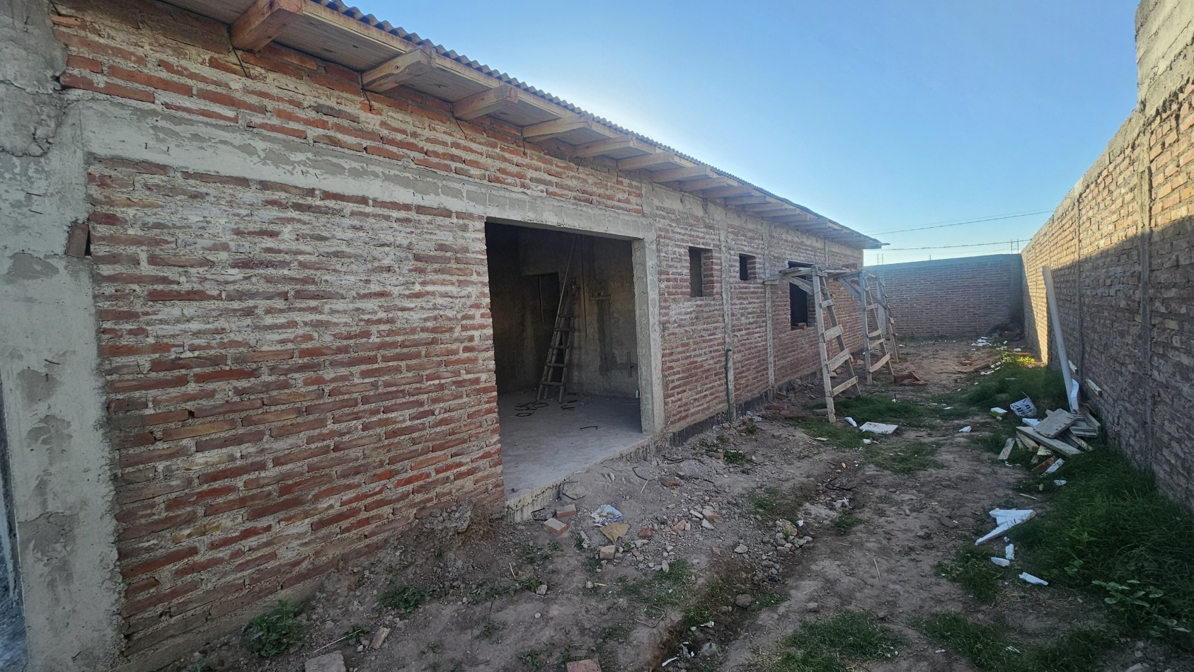 Vendo Casa a Estrenar de 2 dormitorios y patio. San Rafael
