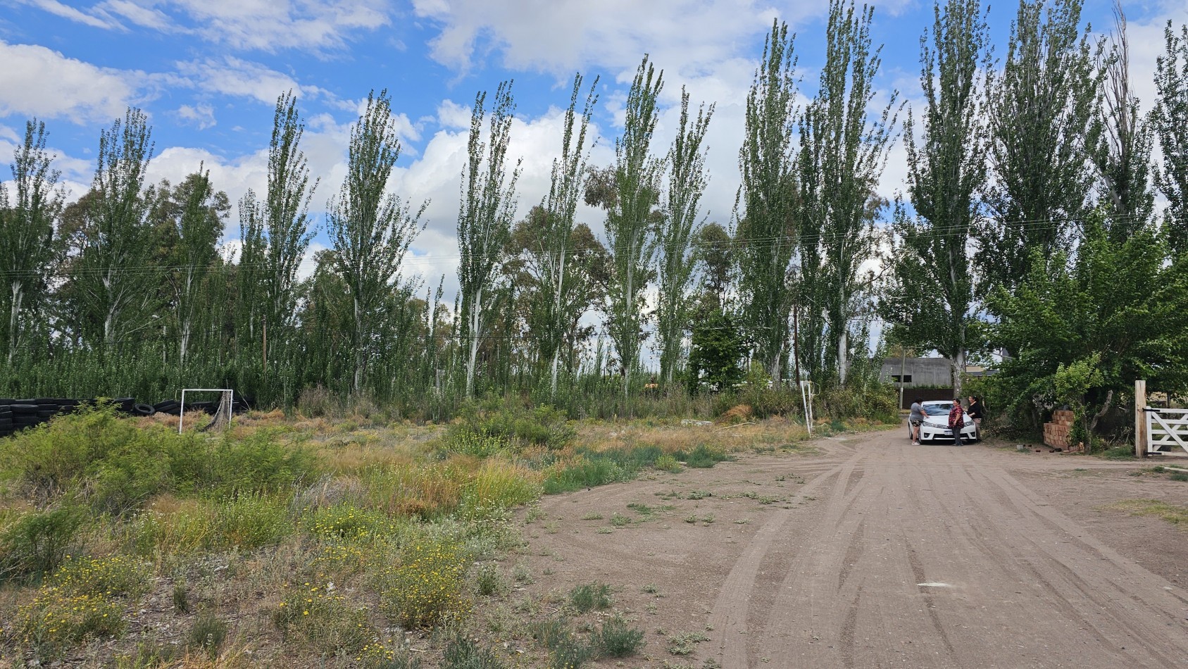 Lote en Venta sobre Av. Las Virgenes - 4.000 m² U$S 65.000 permuto. Ubicacion Estrategica Se ofrece interesante lote ubicado sobre Av. Las Virgenes, en Las Paredes, San Rafael, Mendoza
