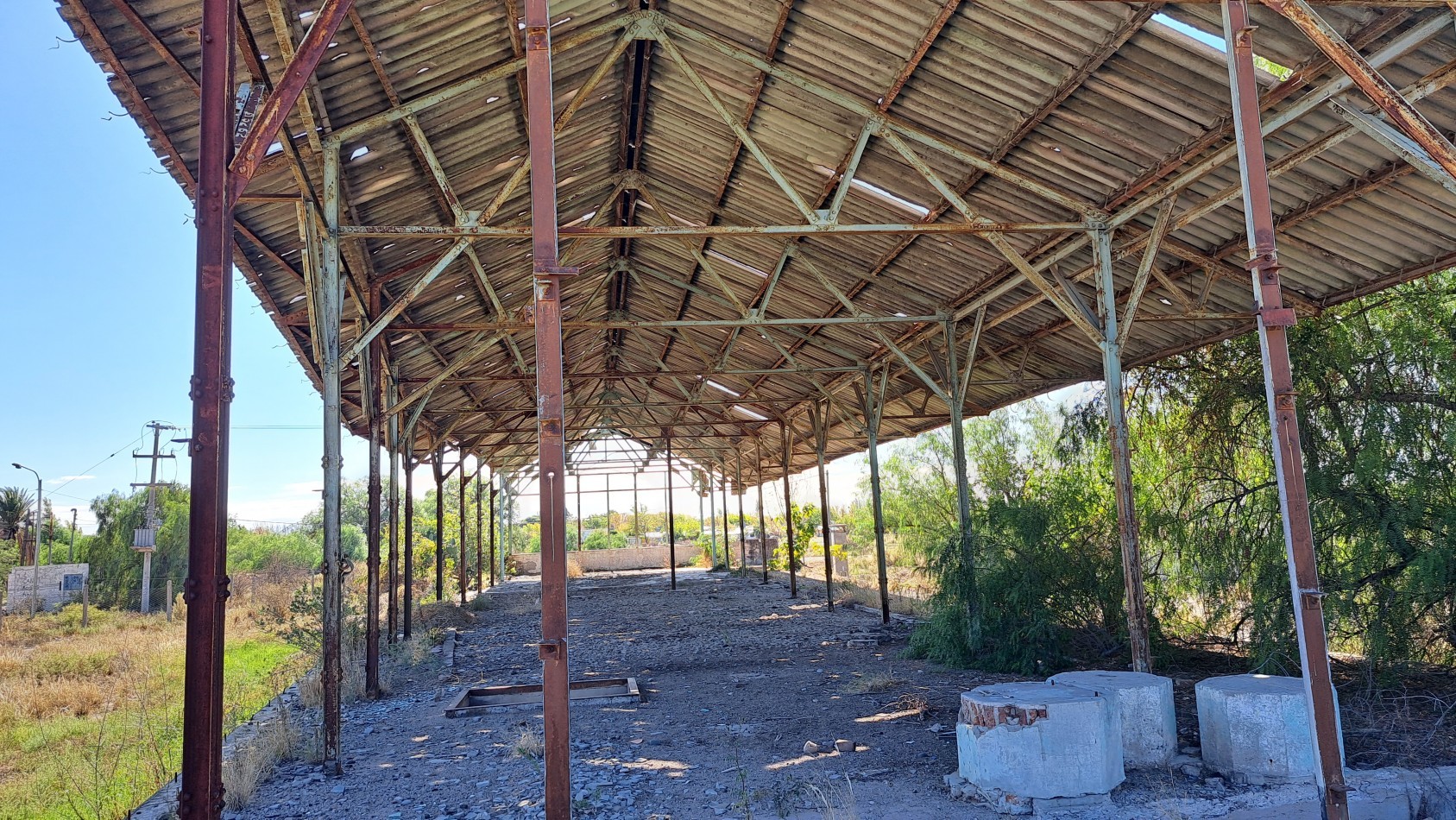 OFERTA Vendo 7.000 m² con 830 m² Semicubierta, ADOLFO CALLE, Al lado de UTN, INTERESANTE PROPIEDAD EN AVENIDA IDEAL SUPERMERCADO, DEPOSITO, etc San Rafael, Mendoza