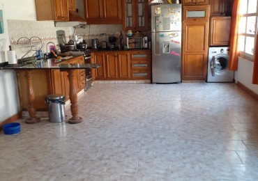 OPORTUNIDAD VENDO CASA + QUINCHO + TINGLADO 630 m² a 6 km de San Rafael.  Zona a metros de Adolfo Calle. 