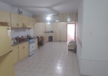  ✅️Vendo Casa Amplia  de 176 m² con  400 m² de terreno.  Zona Av Rivadavia. San Rafael valor 70.000