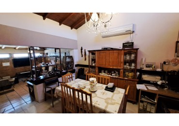 Vendo o permuto Casa + Departamento + Galpon + garaje 2 vehiculo. San Rafael 