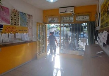 ✅️Vendo 4 locales con LOSA sobre Avenida Moreno, con 427 m²