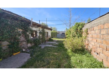 Venta de Casa en Av Urquiza, Ideal para Inversion - 319 m² de Terreno, San Rafael