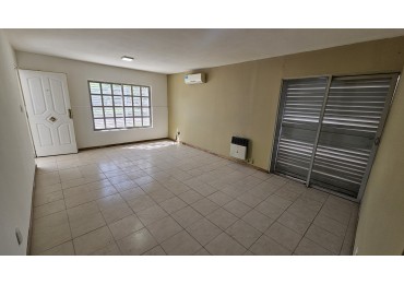 ¡Casa en Venta Apta Credito en San Rafael! 3 Dormitorios, Cochera, Churrasquera y Todos los Servicios