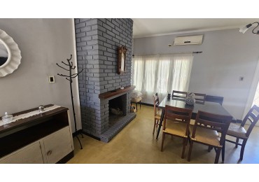 Casa en Venta Apta Credito en Zona Centrica de San Rafael - 3 Dormitorios con Patio y Churrasquera