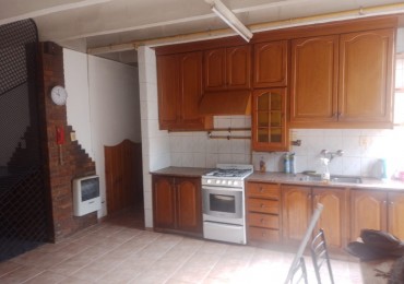 "Casa de 3 Dormitorios en Barrio Ciudad de San Rafael - ¡Gran Oportunidad!"
