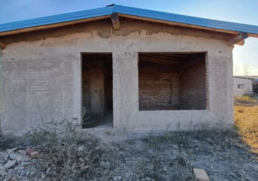 VENDO Casa a Terminar con 1963 m² de terreno. Zona 25 de Mayo. Vista a la la montaña. San Rafaely 