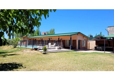 Se Vende Casa Quinta segura y tranquilidad en zona Cubillos, Rama Caida, San Rafael. 