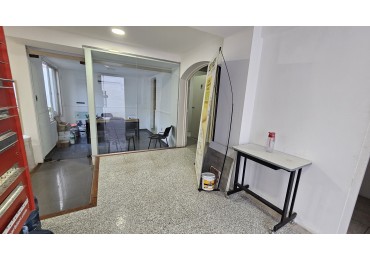 Vendo Local comercial sobre Avenida Mitre  en San Rafael