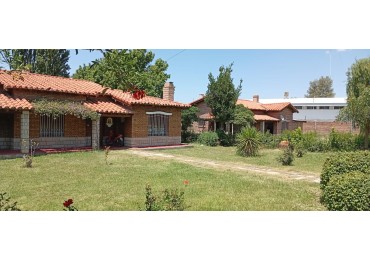 Vendo propiedad de  7.563 m2 sobre Avenida Balloffet con 74 metros de frente. San Rafael