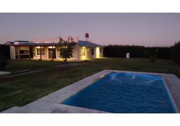 VENTA - CASA QUINTA EN ZONA C BENEGAS, SAN RAFAEL Confort, espacio y naturaleza en un solo lugar