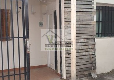  Vendo. ¿Estas buscando un Depto chico? para invertir o vivir,  en el centro. Cercano a Facultad, comercios, reparticiones, hospitales . Podes comprar este departamento a 6 cuadras del km 0 de San Rafael. 