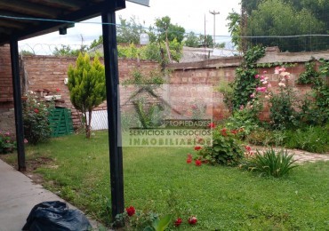 ✅️Vendo Casa en Buen estado. Zona B Unión Obrera al lado de Parque Norte.  ✅️Terreno 200 m2 aproximadamente  ✅ Cuenta con Cochera, ️2 dormitorios, Baño, Patio.  