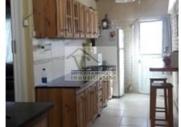 Vendo CASA  B° Isrros, 2 dormitorios, cocina ampliada,  cochera. SAN RAFAEL